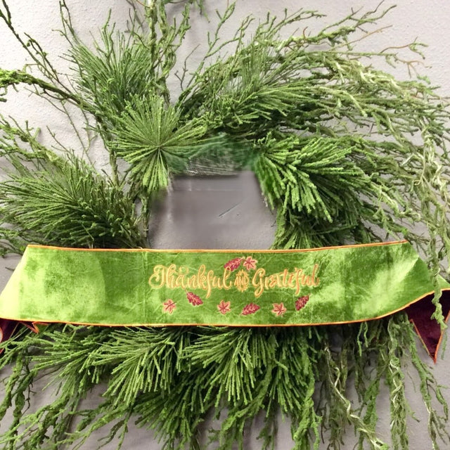 6" x 56" Velvet Embroidered "Thankful and Grateful" Banner – Olive & Burgundy