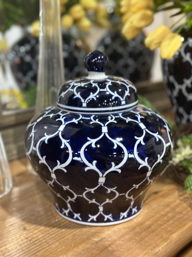 7" Blue & White Quatrefoil Lidded Ceramic Jar