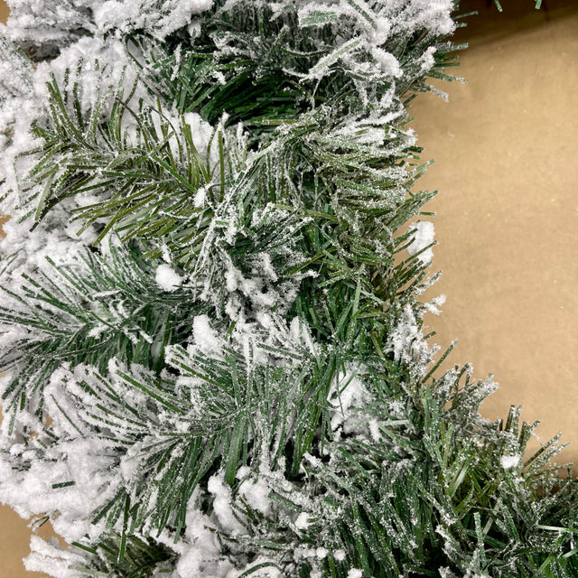 24" Flocked Winter Wreath 120T