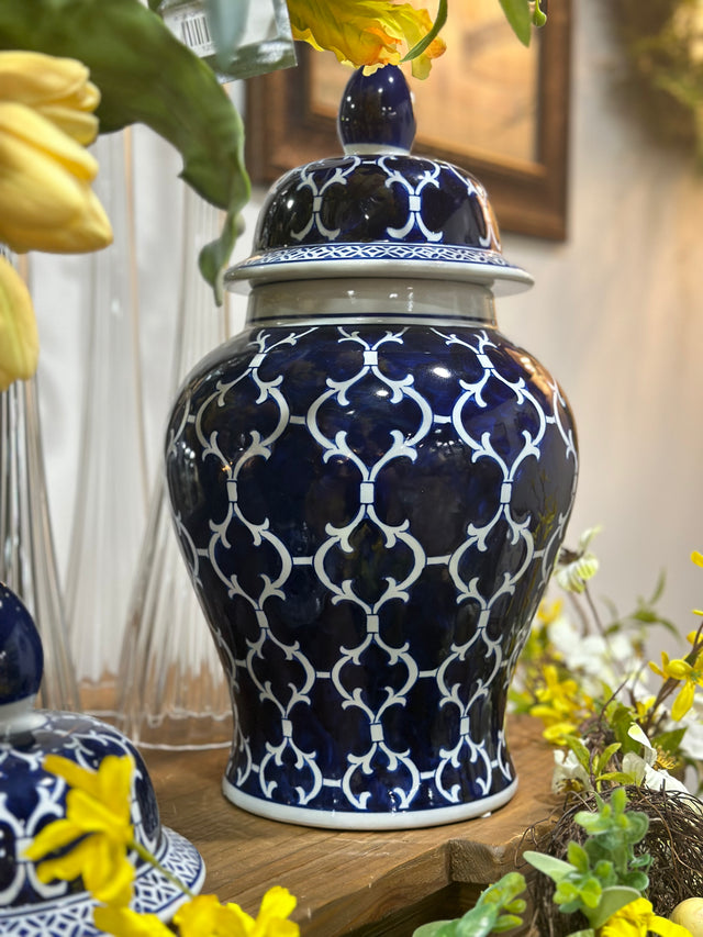 18" Blue & White Quatrefoil Lidded Ceramic Ginger
