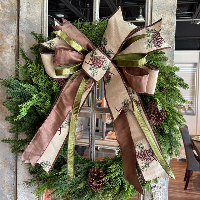 “Evergreen Lodge” Winter Bow