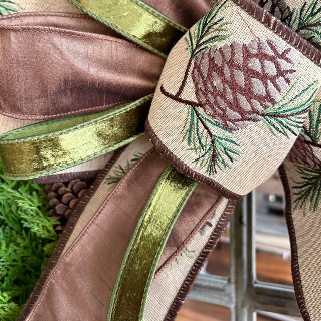 “Evergreen Lodge” Winter Bow