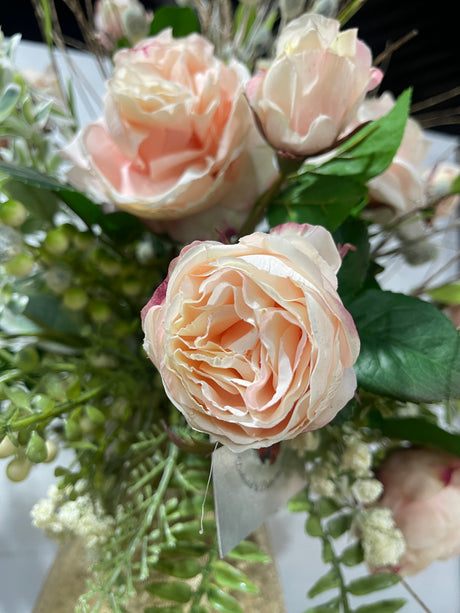 The Meaning Behind Rose Colors: A Guide to Choosing the Perfect Rose