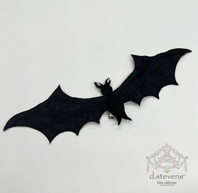 11" Black Felt Flying Bat Clip