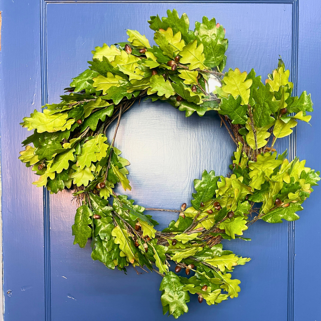 25" Oak Leaf Wreath