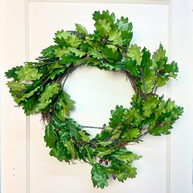 25" Oak Leaf Wreath