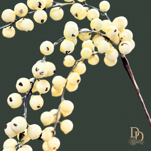 37" Cream Hanging Berries