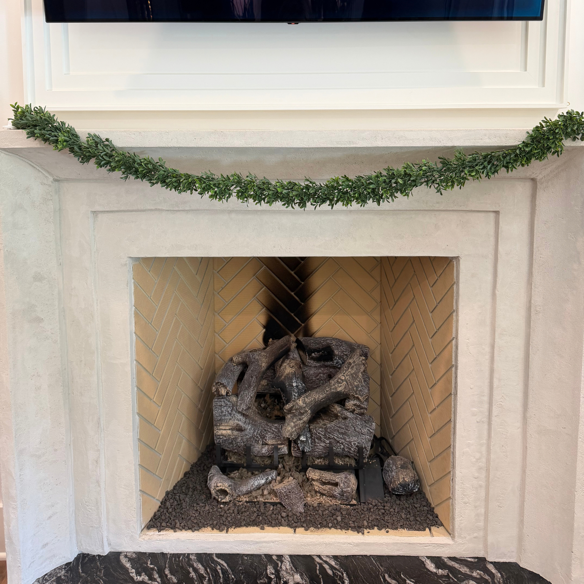 6' American Boxwood Garland | UV Treated