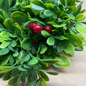 10" Boxwood with Red Berries | Small Wreath | Candle Ring