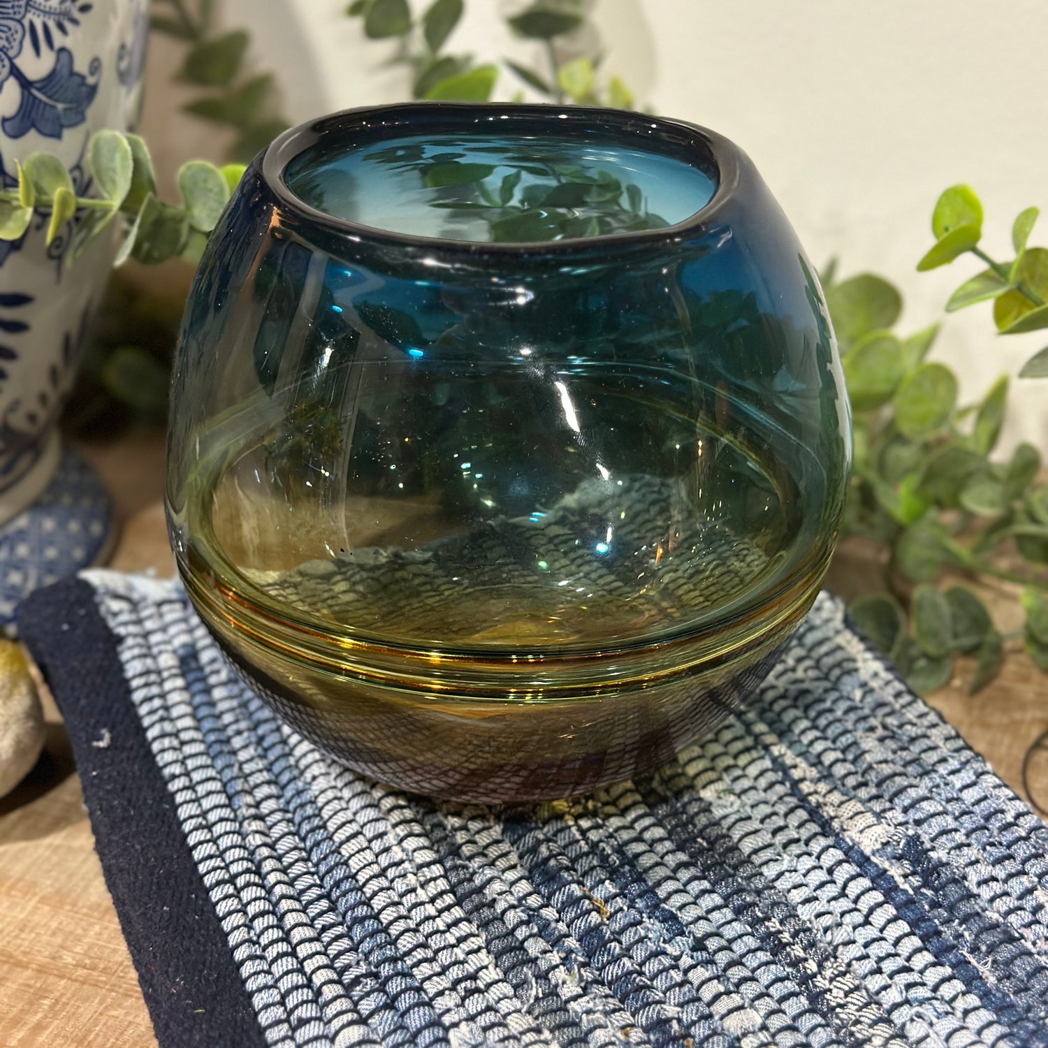 7.5” Ansen Glass Vase Round