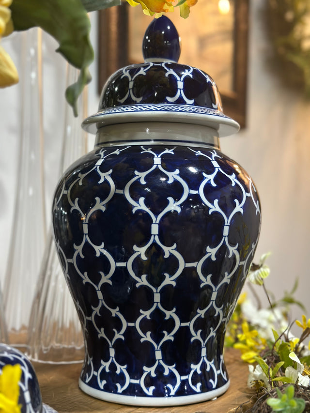 18" Blue & White Quatrefoil Lidded Ceramic Ginger