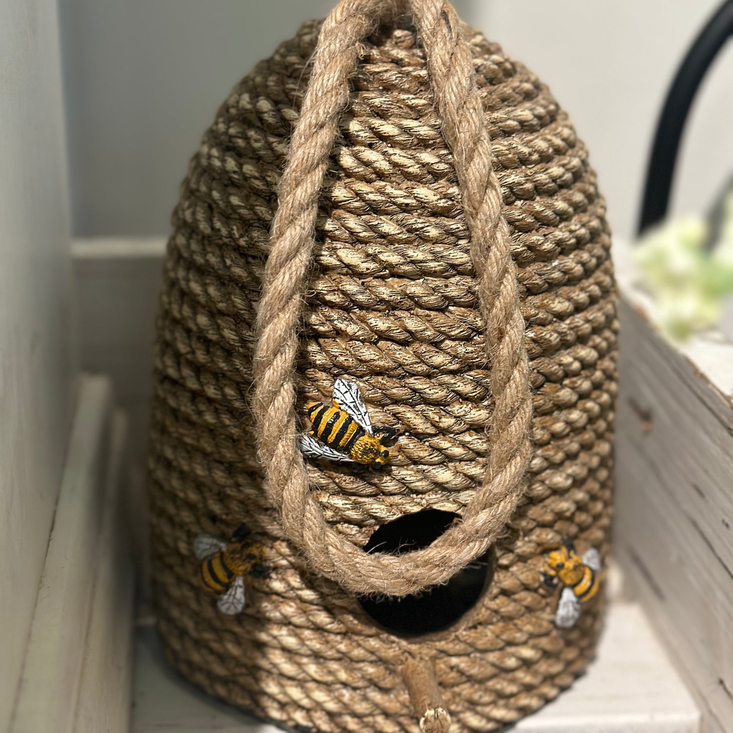 RESIN BEEHIVE W- BEES 8.5"