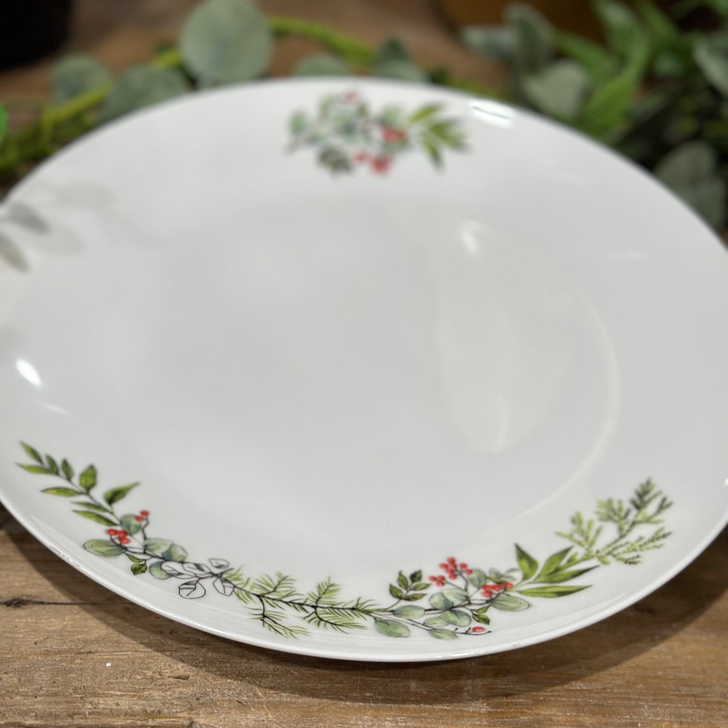 10.5” Mistletoe Porcelain Plate