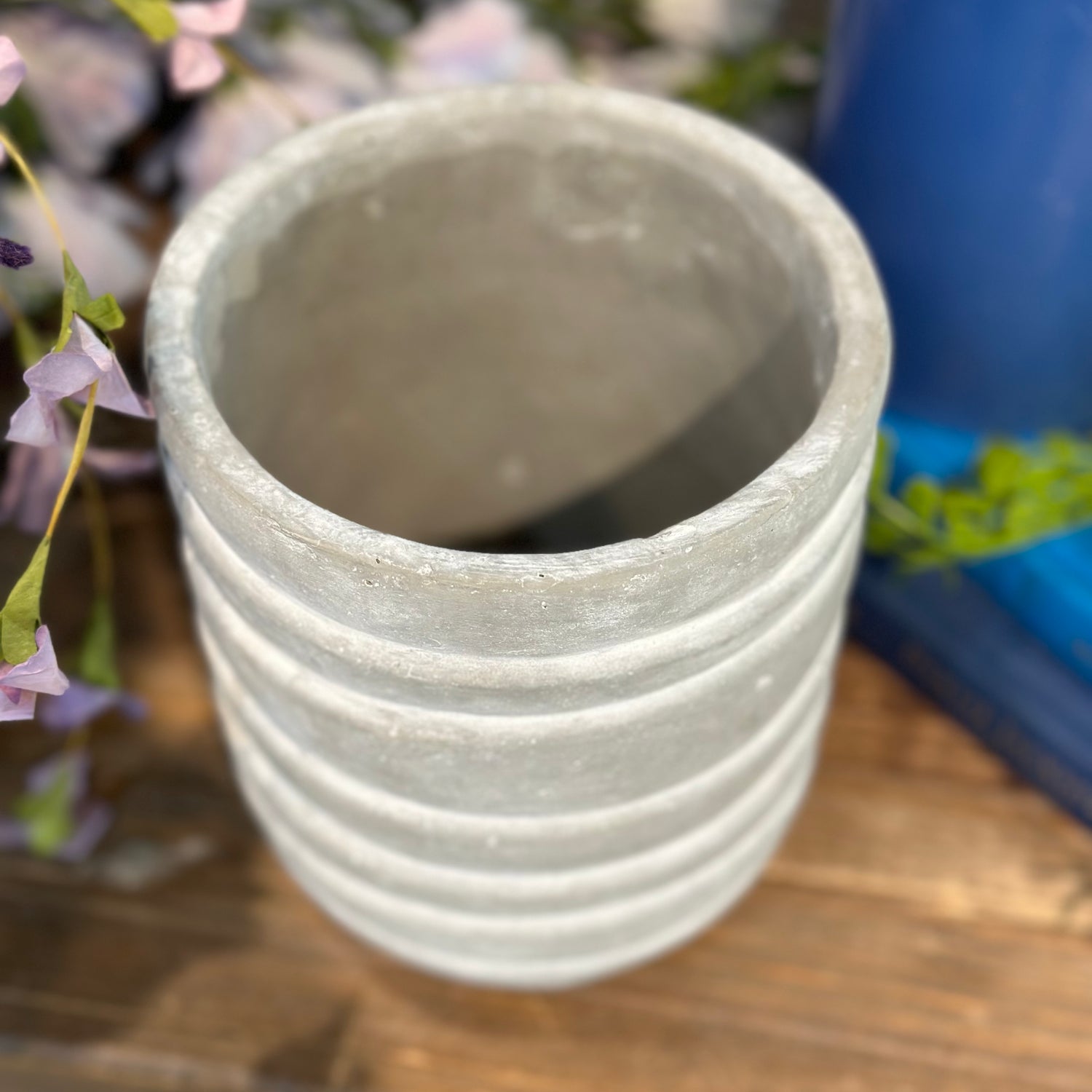 5.9" Layered Design Concrete Pot