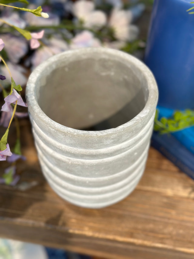 5.9" Layered Design Concrete Pot