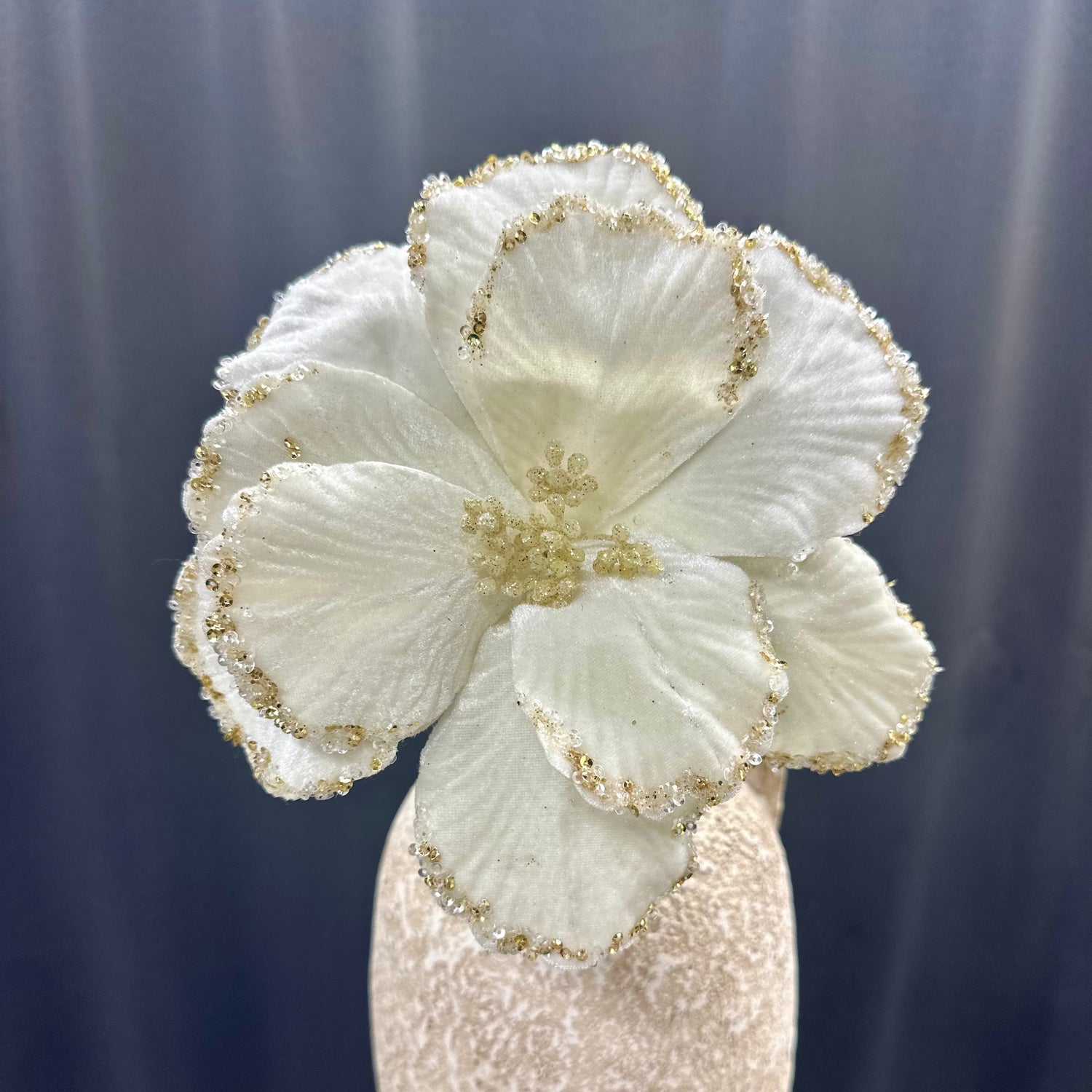24" Velvet Glitter Bead Edge Magnolia Stem