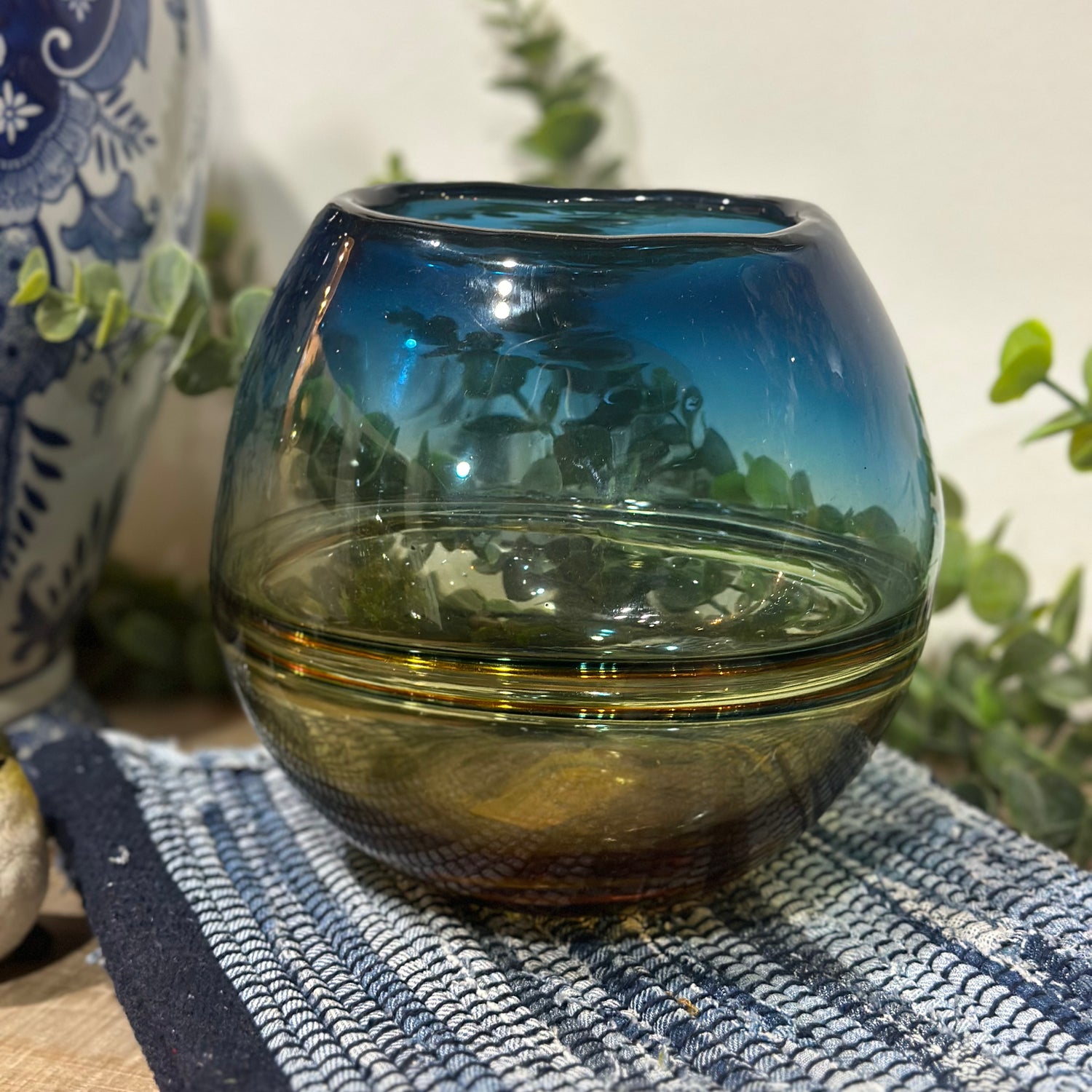 7.5” Ansen Glass Vase Round