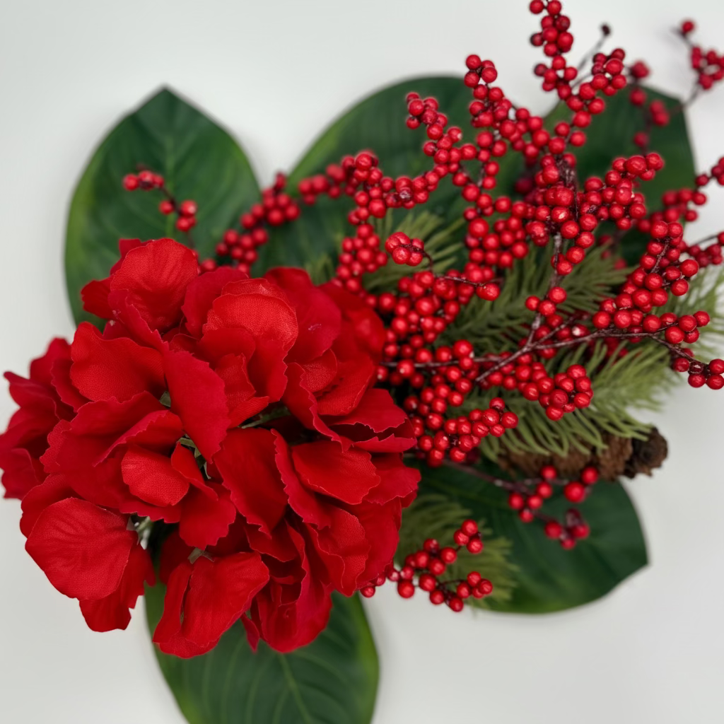 18" Hydrangea and Magnolia Leaf Berry Spray