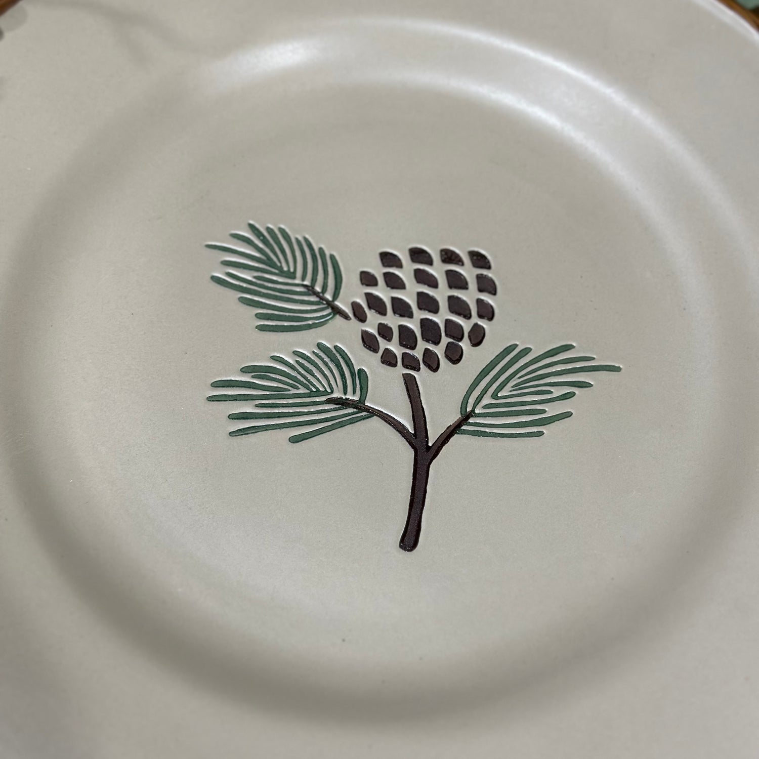 10.5” Pinecroft Dinner Plate