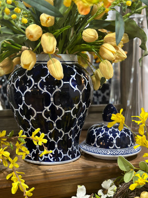 18" Blue & White Quatrefoil Lidded Ceramic Ginger
