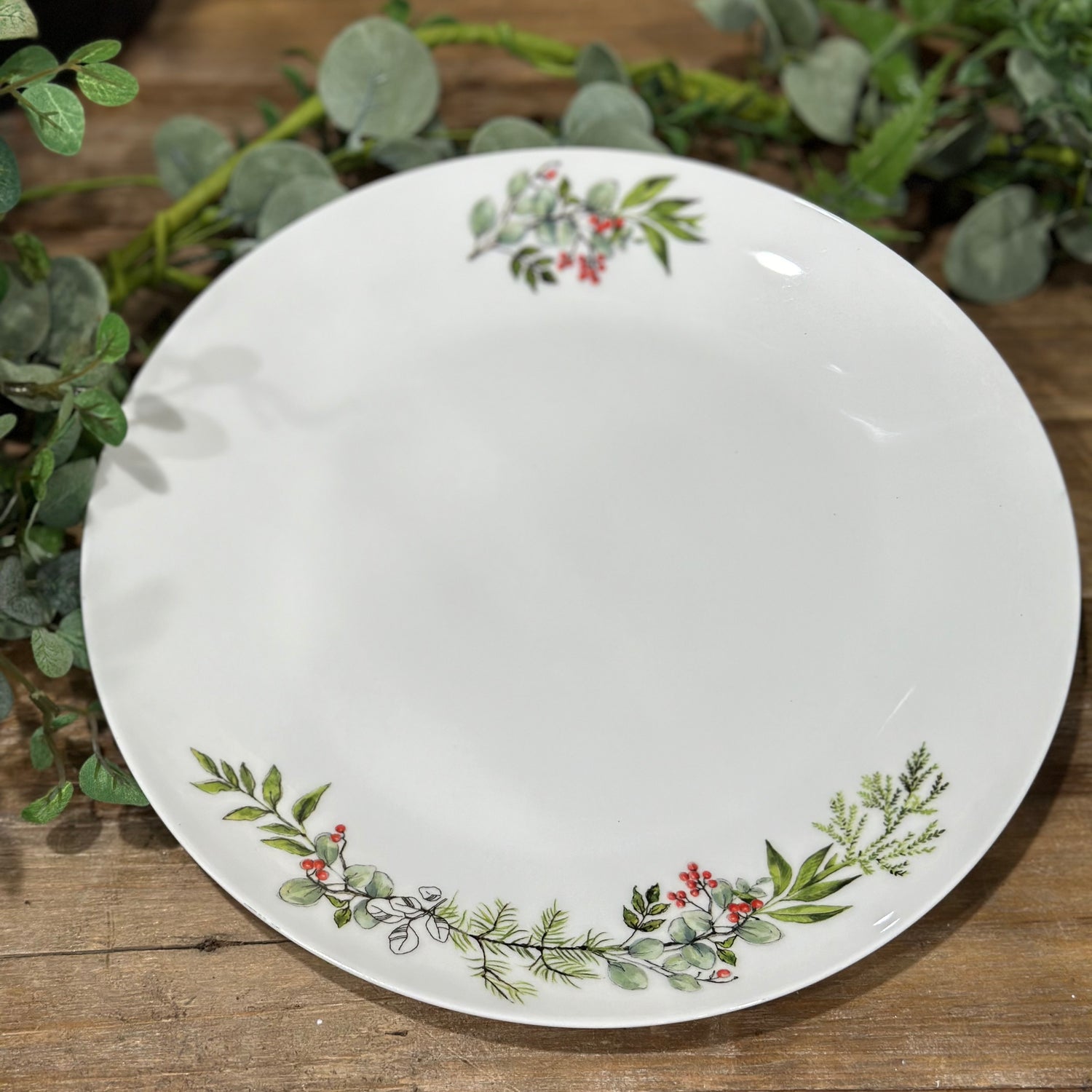 10.5” Mistletoe Porcelain Plate