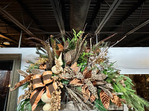 "Winchester Manor" Trunk Arrangement