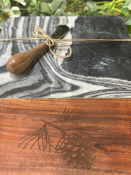 Rustic Pine Cutting Board With Spreader, additional view