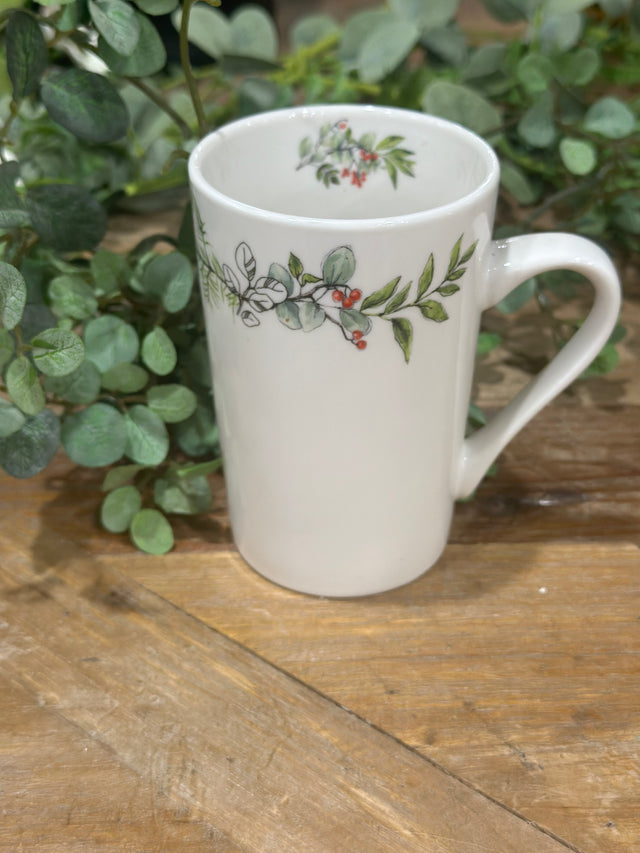 4.75" Porcelain Mug With Wreath Pattern