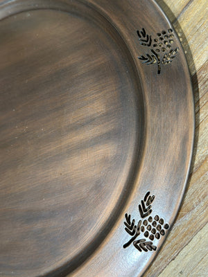 13” Metal Valley Pine Charger