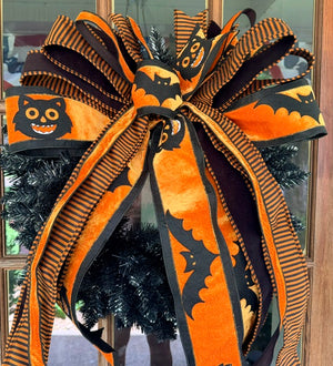 20" Midnight Mischief Halloween Bow