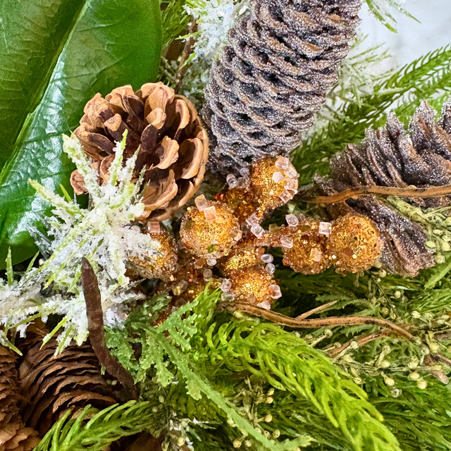Smoky Mountain Winter Sleigh Arrangment