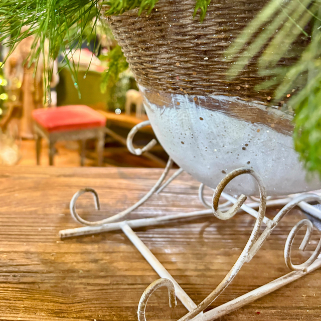 Smoky Mountain Winter Sleigh Arrangment
