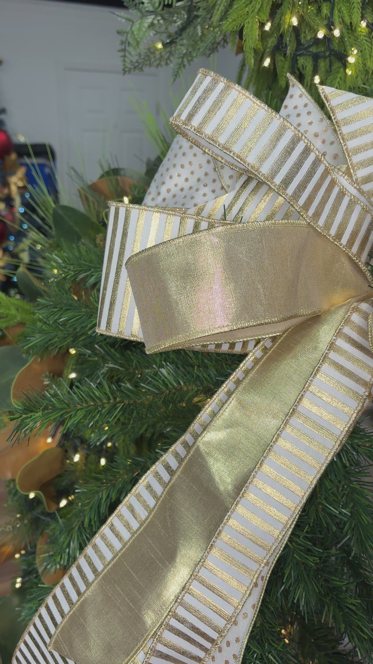 20" Golden Elegance Designer Bow