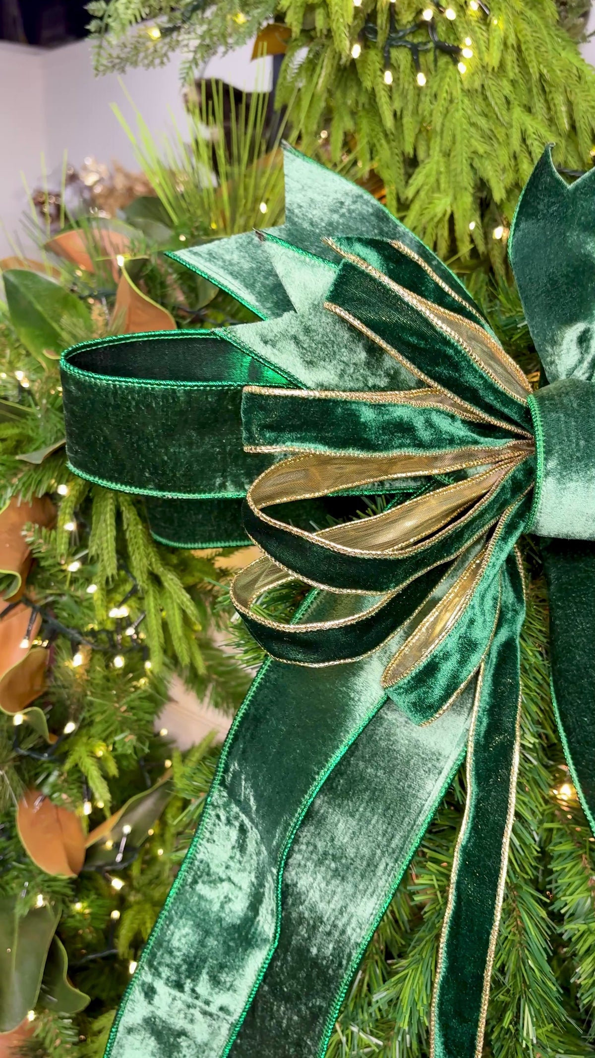 20" Emerald Velvet Classic Designer Bow